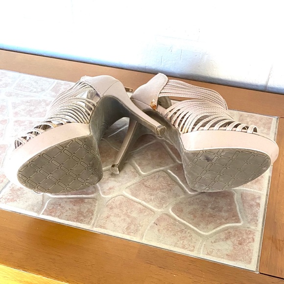Nude Tan Strappy pumps US size 6.5, 4 inch heel - Picture 6 of 8